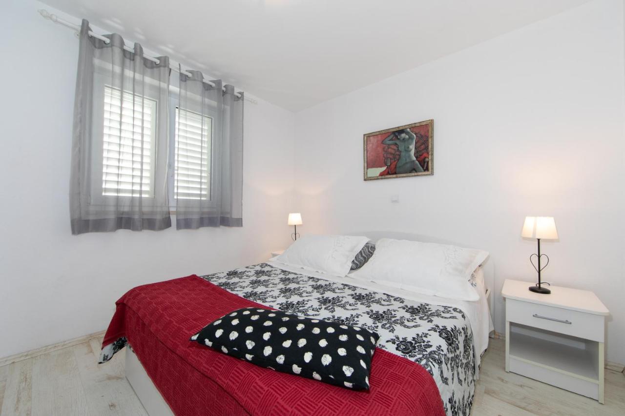 Apartmani Silva Tučepi Zewnętrze zdjęcie